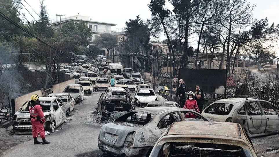 «Άφησα τη μητέρα μου να καεί…» – Επρεπε να διαλέξει ποιον θα σώσει, την μητέρα του ή το παιδί του – Μία από τις πιο σοκαριστικές μαρτυρίες